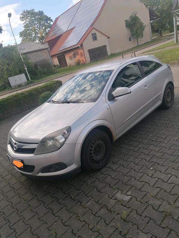 Silber Gebraucht 2007 Opel Astra GTC Kleinwagen | 1.400 € (Guter Preis) - Bild 1/4