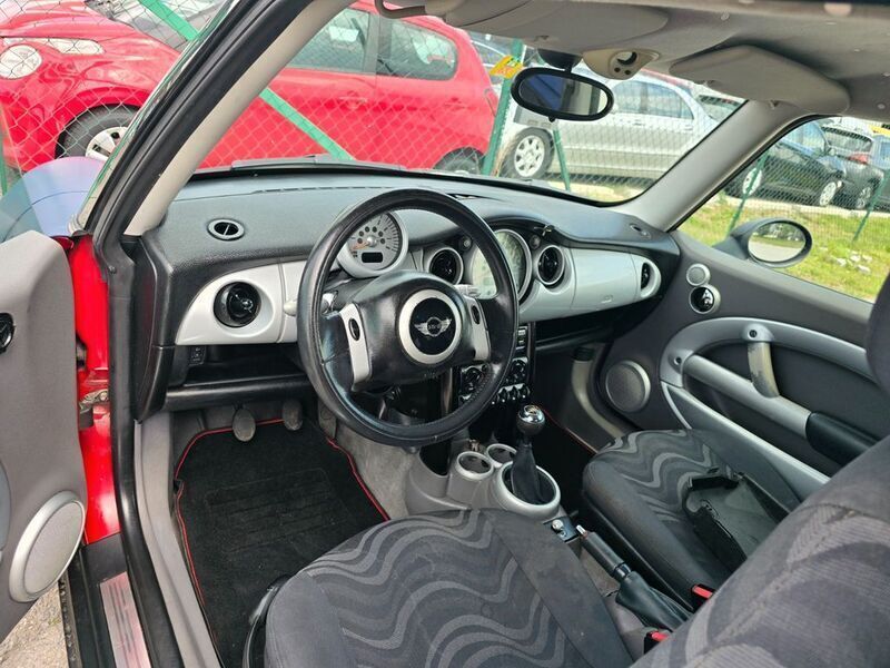 Gebraucht Mini ONE 90 PS (66 kW) 2002 Rot Kleinwagen