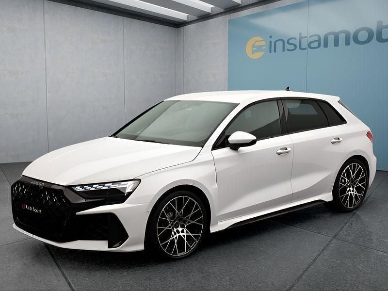 Weiß Gebraucht 2024 Audi RS3 Sportback Kleinwagen | 65.599 € (Etwas zu teuer) - Bild 1/4