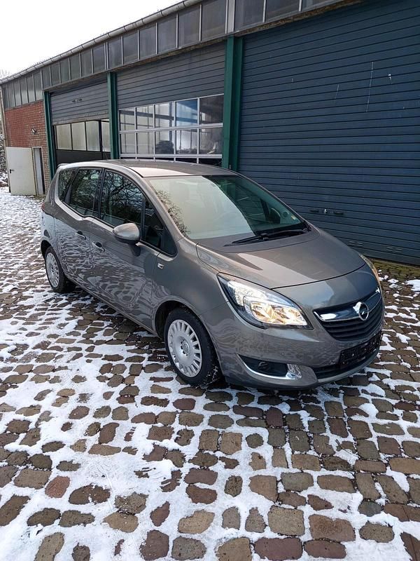 Braun Gebraucht 2010 Opel Meriva Van / Kleinbus | 5.900 € (Fairer Preis) - Bild 1/4