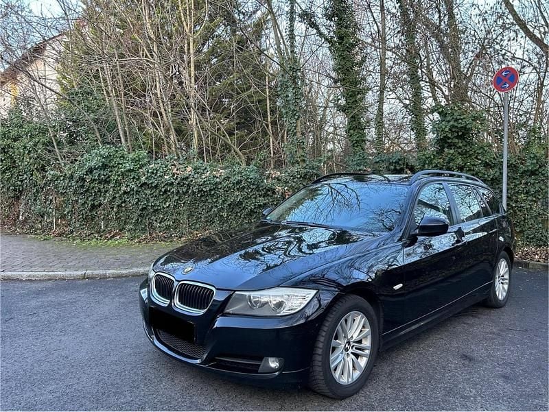 Schwarz Gebraucht 2009 BMW 318 Kombi | 3.999 € (Guter Preis) - Bild 1/4