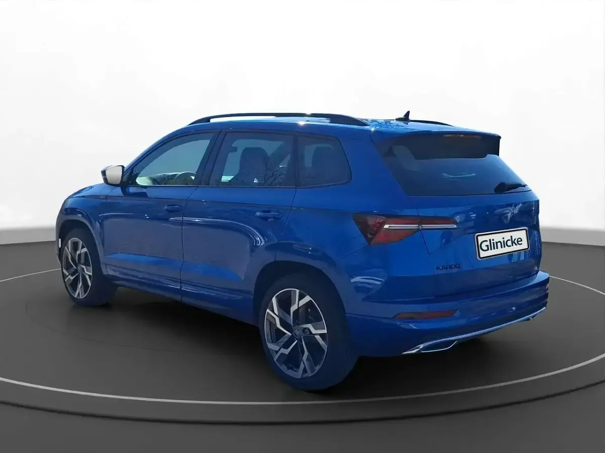 Neu Skoda Karoq SportLine 150 PS (110 kW) 2026 Raceblau metallic SUV