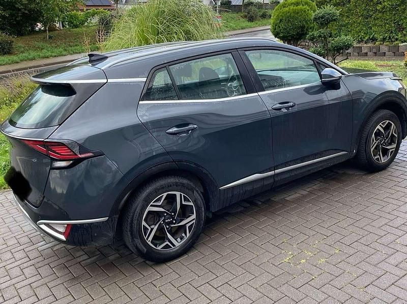 Grau Gebraucht 2022 Kia Sportage Edition 7 SUV | 22.000 € (Guter Preis) - Bild 1/4