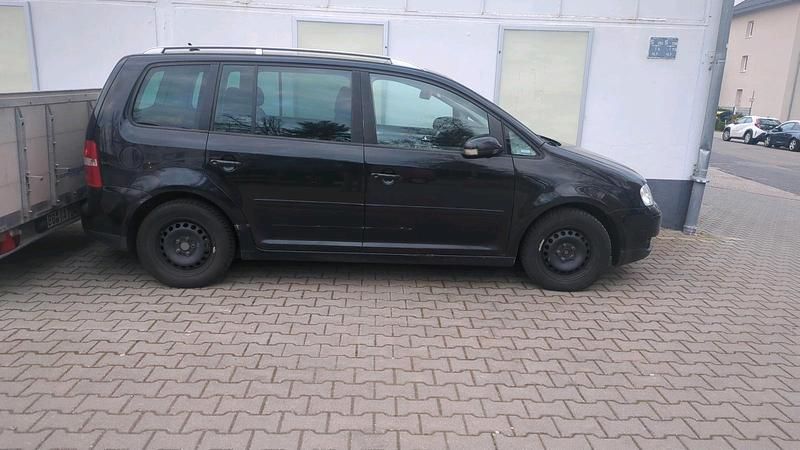 Gebraucht VW Touran 107 PS (78 kW) 2006 Schwarz Van / Kleinbus