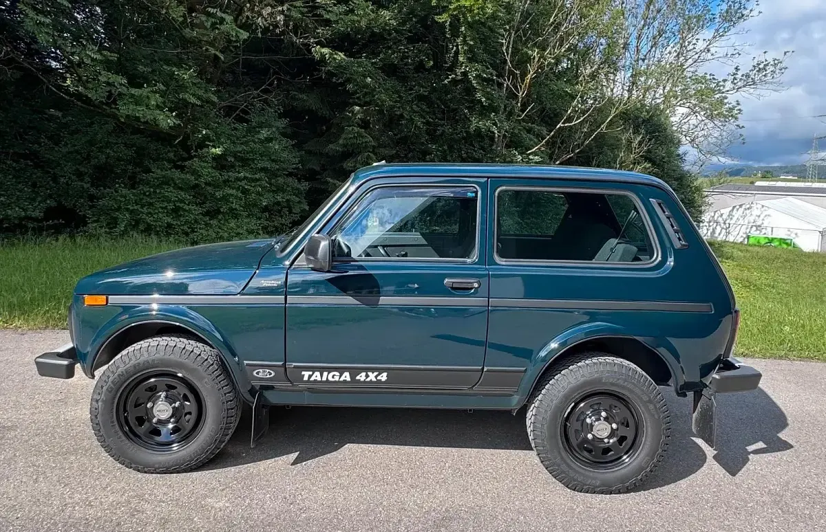 Gebraucht Lada niva 83 PS (61 kW) 2022 Grün SUV