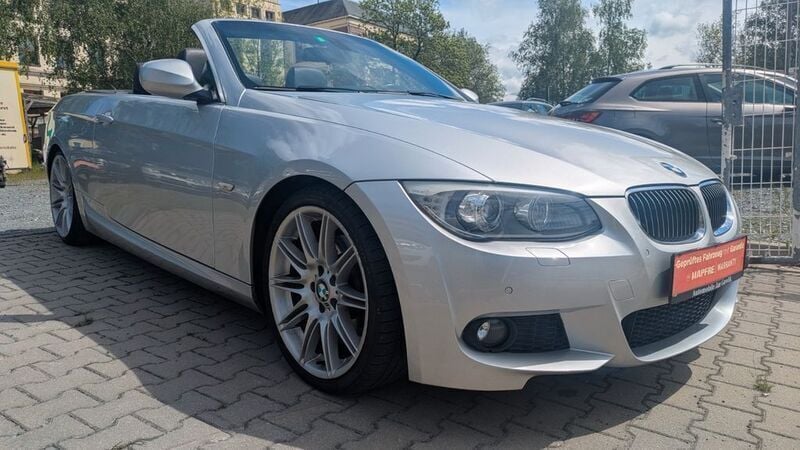 Gebraucht BMW 325 Cabriolet M Sport 204 PS (150 kW) 2012 Silber Cabrio