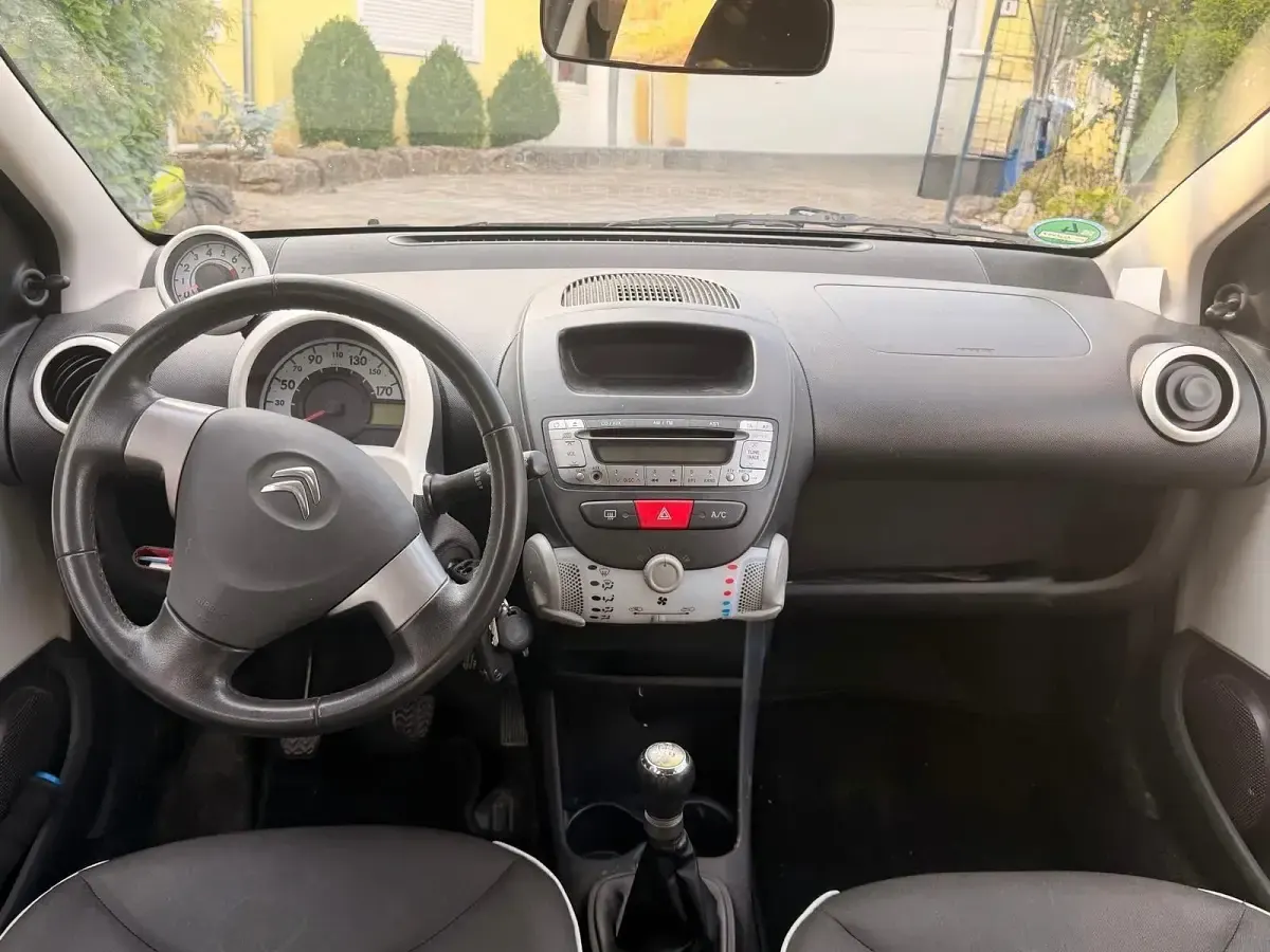 Gebraucht Citroën C1 Feel 69 PS (50 kW) 2013 Weiß Kleinwagen