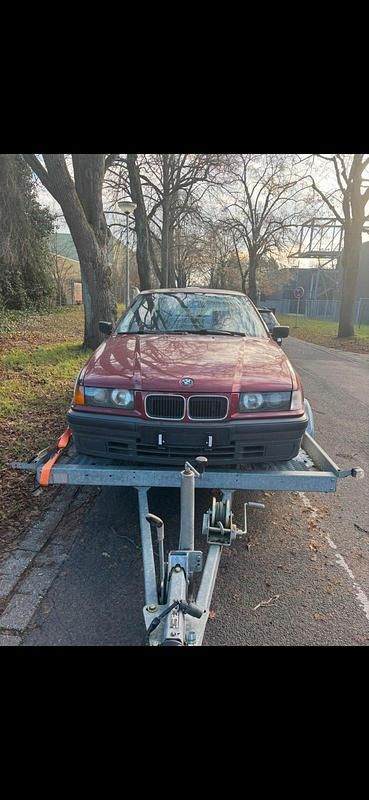 Gebraucht BMW 316 Basis 102 PS (75 kW) 1994 Rot Limousine