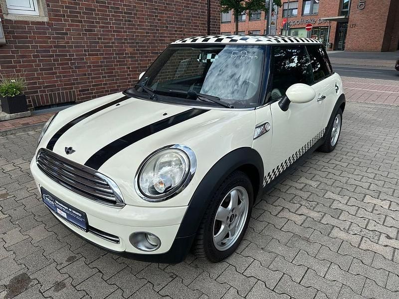 Weiß Gebraucht 2010 Mini Cooper Kleinwagen | 6.490 € (Fairer Preis) - Bild 1/4