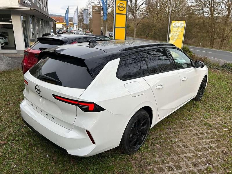 Neu Opel Astra 131 PS (96 kW) 2026 Jade weiß Kombi
