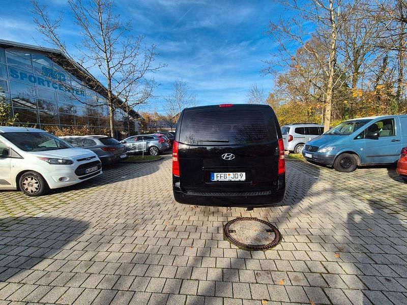 Gebraucht Hyundai H-1 170 PS (125 kW) 2012 Schwarz Van / Kleinbus
