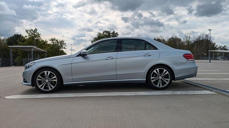 Gebraucht Mercedes E400 Avantgarde 333 PS (244 kW) 2013 Silber Limousine