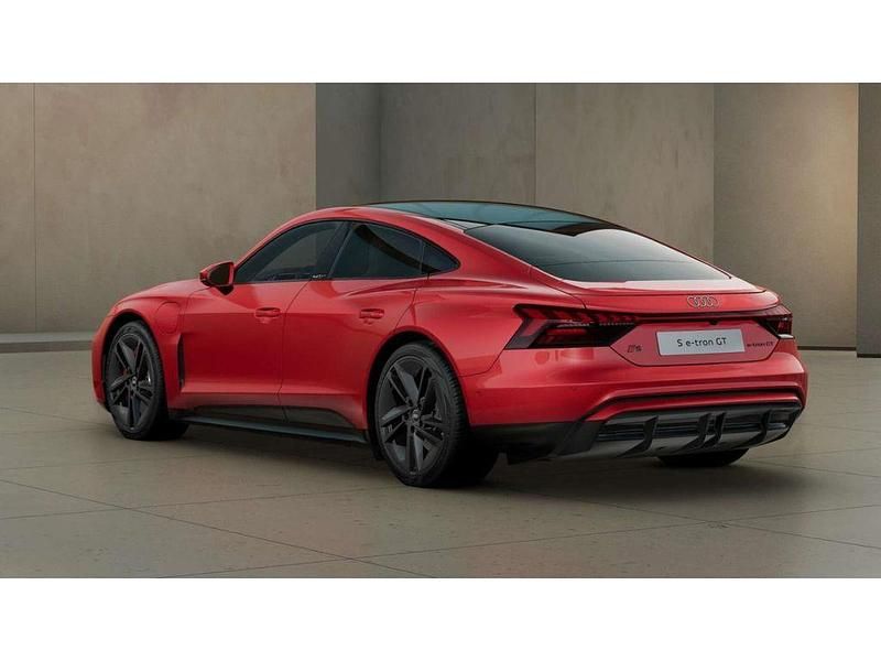 Gebraucht Audi e-tron GT quattro Sport 434 kW (591 PS) 2024 Rot Limousine