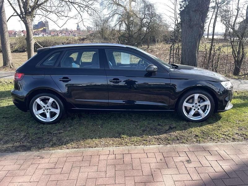 Gebraucht Audi A3 Sportback 116 PS (85 kW) 2018 Mythosschwarz metallic Kleinwagen