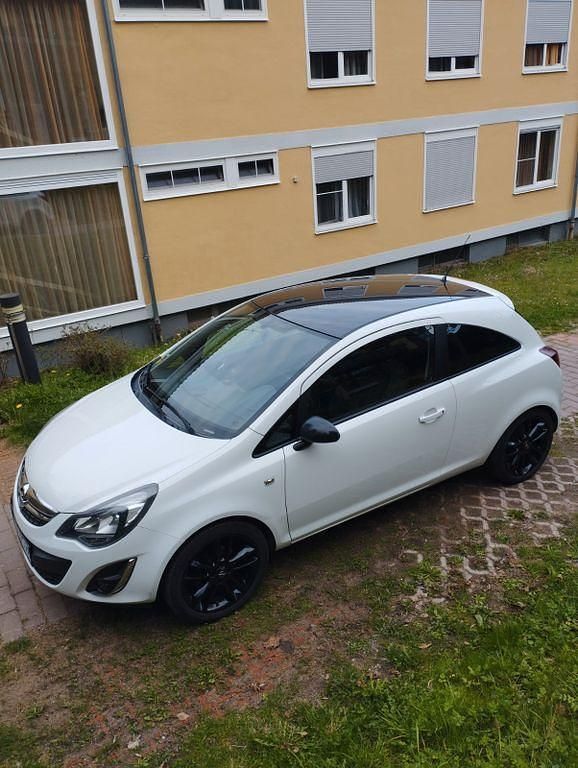 Gebraucht Opel Corsa Edition 87 PS (63 kW) 2012 Weiß Kleinwagen