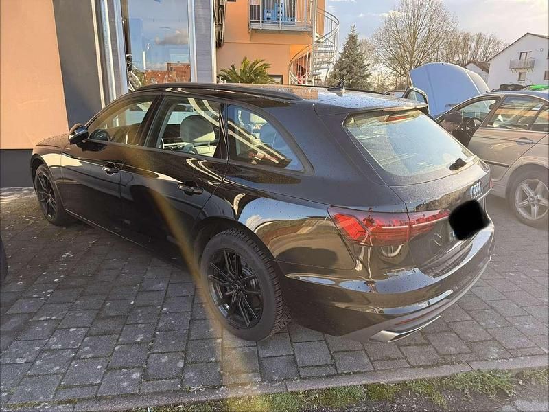 Gebraucht Audi A4 163 PS (119 kW) 2023 Schwarz Kombi