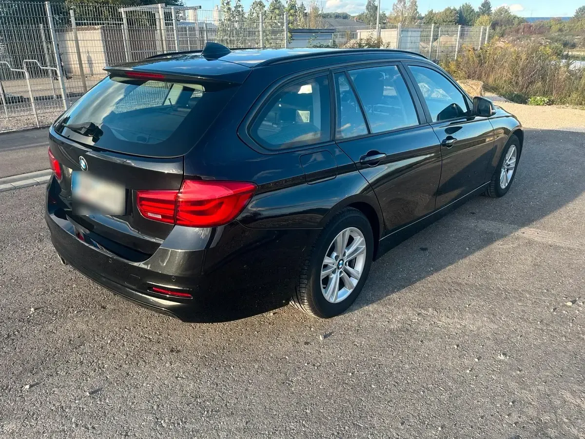 Gebraucht BMW 320 194 PS (142 kW) 2019 Schwarz Kombi