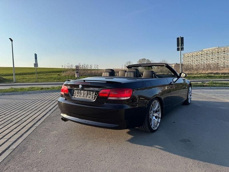Gebraucht BMW 325 Cabriolet Performance 218 PS (160 kW) 2007 Schwarz Cabrio