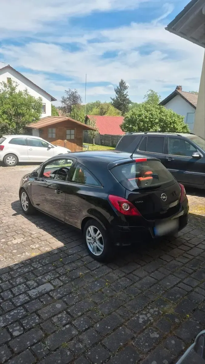 Usado Opel Corsa 85 HP (62 kW) 2009 Preto Citadino