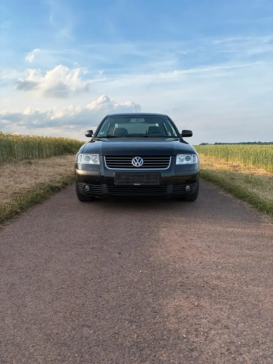 Gebraucht VW Passat 131 PS (96 kW) 2003 Schwarz Limousine