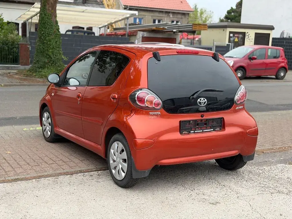 Gebraucht Toyota Aygo Connect Style 68 PS (50 kW) 2012 Orange Kleinwagen