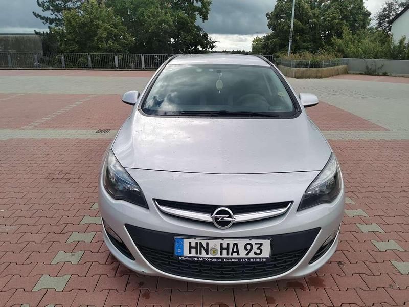 Silber Gebraucht 2014 Opel Astra Eco Kombi | 5.900 € (Fairer Preis) - Bild 1/4