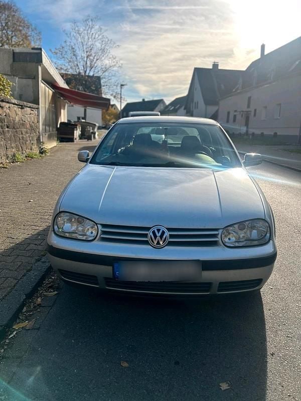 Silber Gebraucht 2000 VW Golf IV Kleinwagen | 899 € (Superpreis) - Bild 1/4