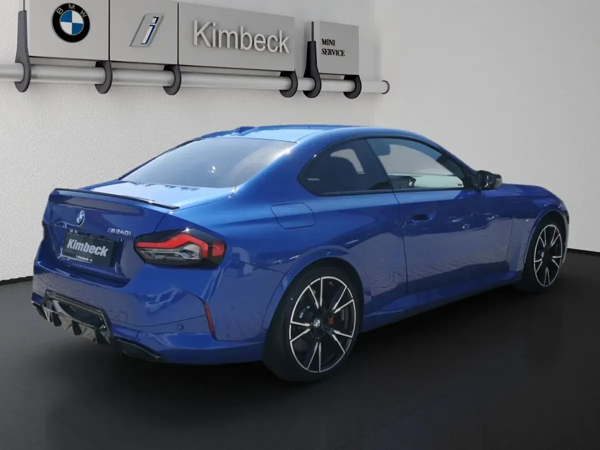 Gebraucht BMW M240i M Sport 374 PS (275 kW) 2025 M portimao blau Coupé