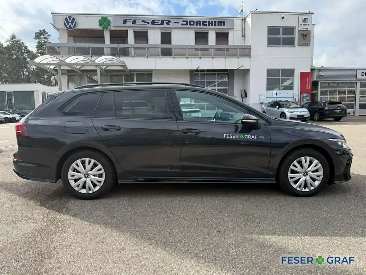 Gebraucht VW Golf VIII R-line 150 PS (110 kW) 2026 Uranograu Kombi