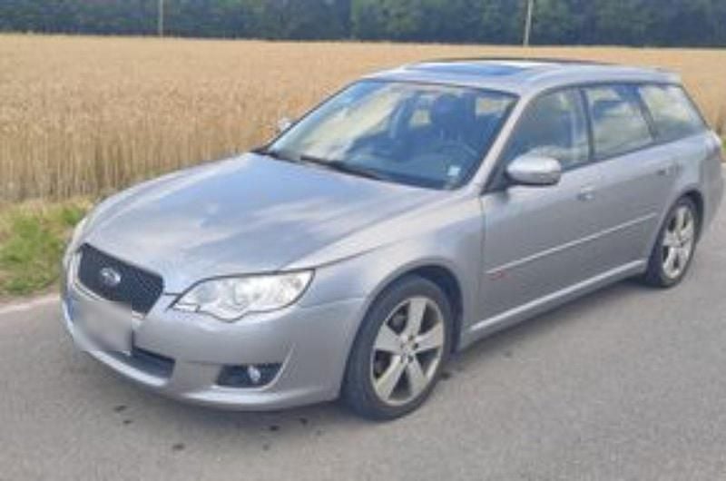 Silber Gebraucht 2008 Subaru Legacy Kombi | 1.100 € (Fairer Preis) - Bild 1/4