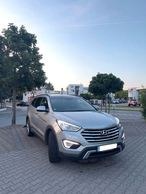 Silber Gebraucht 2016 Hyundai Grand Santa Fe Premium SUV | 17.500 € (Superpreis) - Bild 1/4