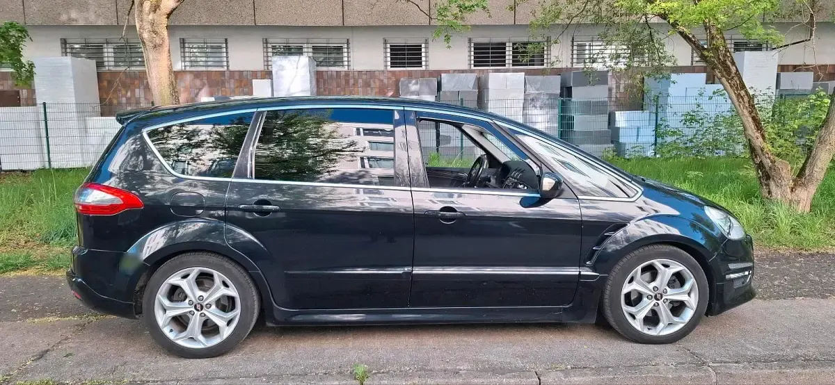 Używany Ford S-MAX S 2010 Czarny Minivan