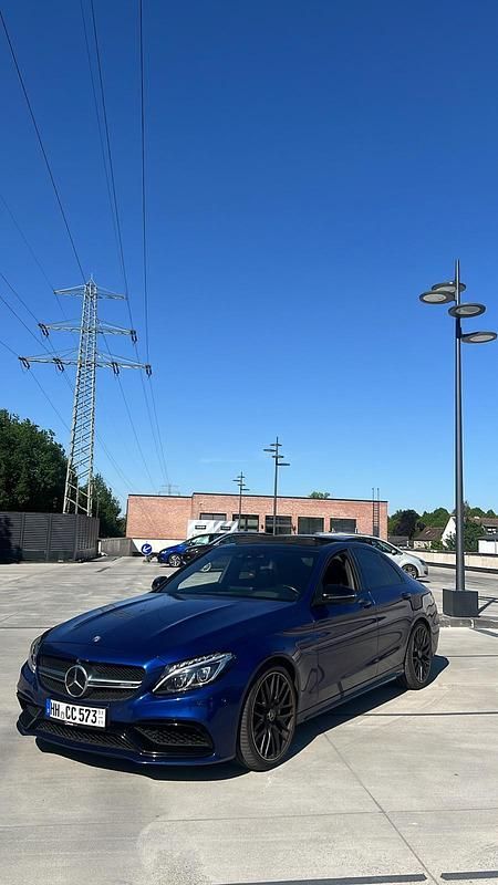 Blau Gebraucht 2017 Mercedes C63 AMG Limousine | 59.990 € - Bild 1/4