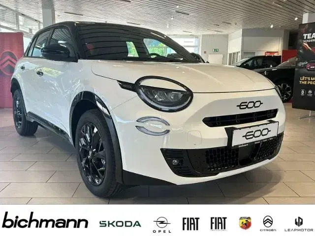 Neu Fiat 600 Street 101 PS (74 kW) 2026 Weiss SUV