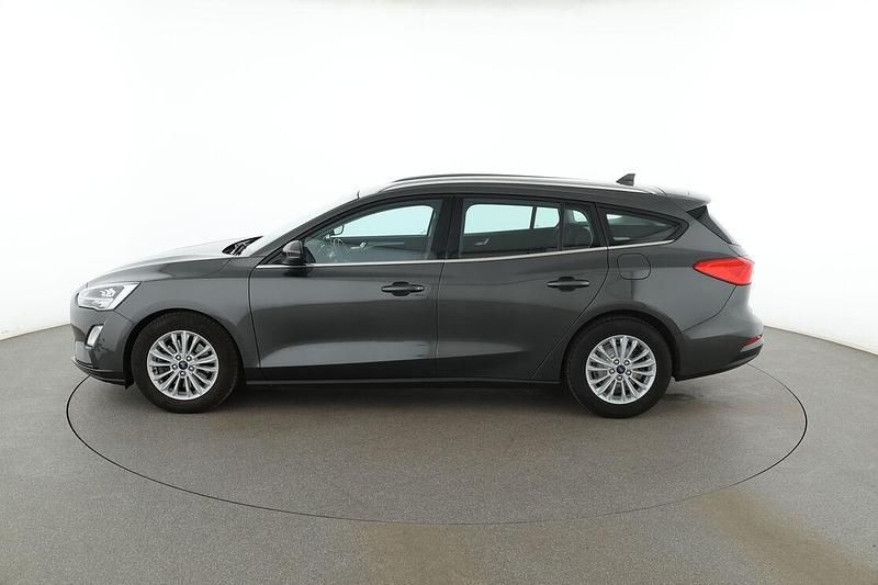 Gebraucht Ford Focus Titanium 120 PS (88 kW) 2018 Grau Kombi