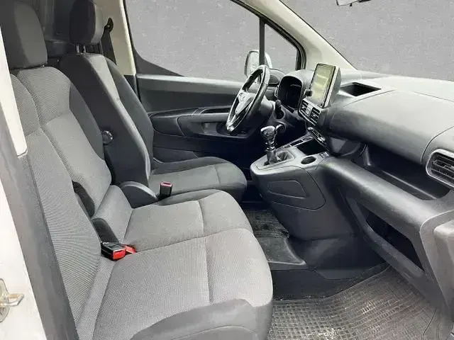 Gebraucht Opel Combo 131 PS (96 kW) 2021 Weiß Van / Kleinbus