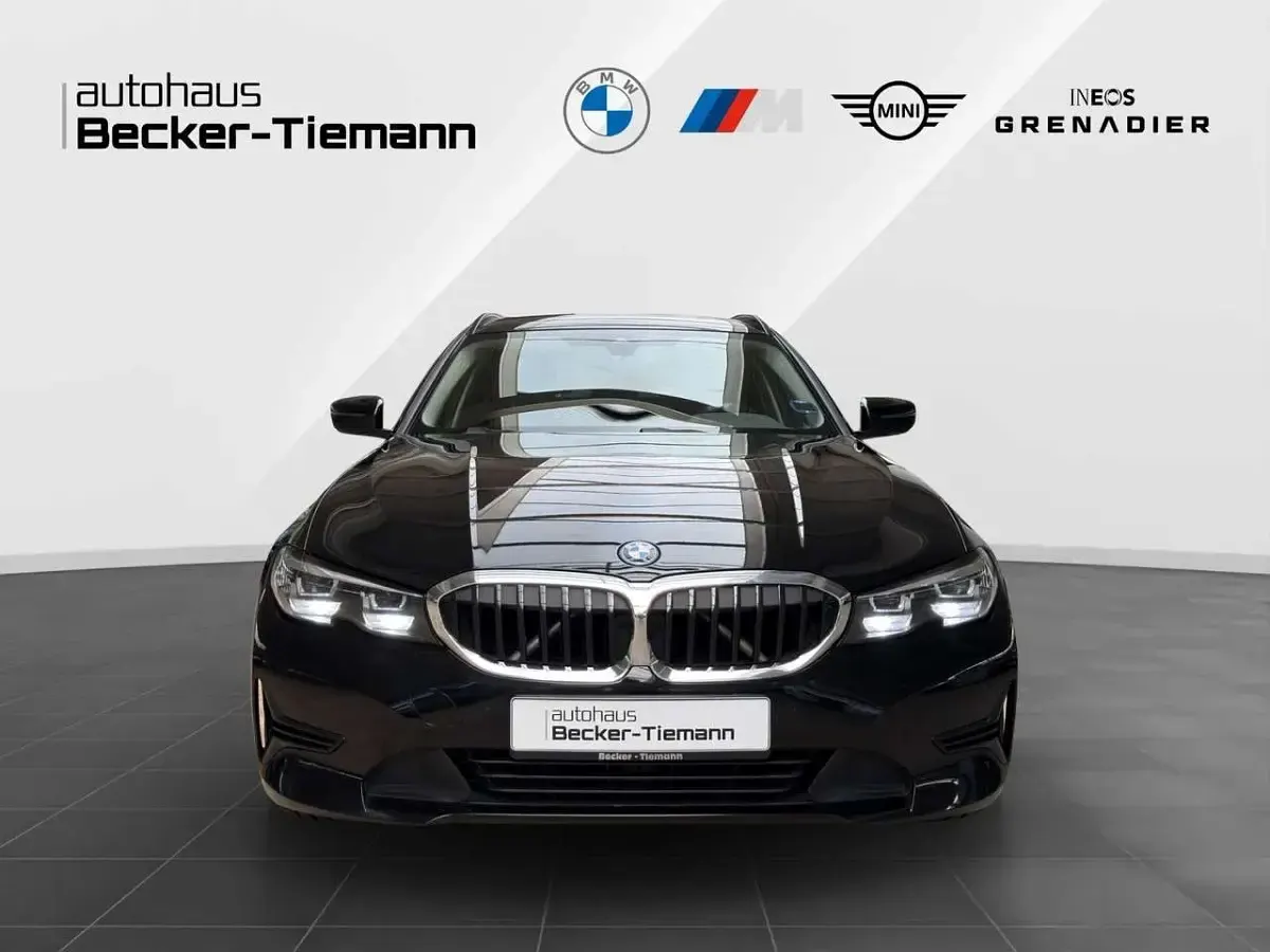 Gebraucht BMW 320e Advantage 204 PS (150 kW) 2022 Schwarz ii Kombi