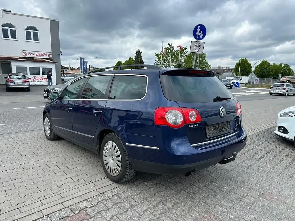 Second-hand VW Passat Comfortline 122 CP (89 kW) 2010 Albastru Break