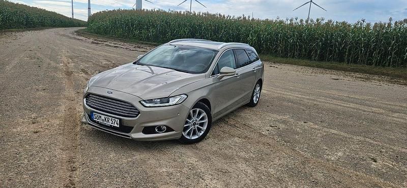 Gebraucht Ford Mondeo Titanium 179 PS (131 kW) 2015 Gold Limousine