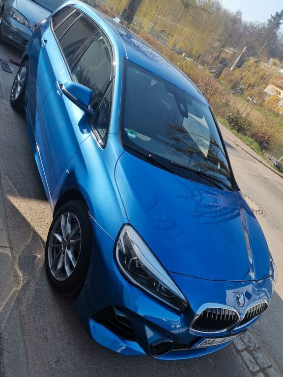 Blau Gebraucht 2018 BMW 220 Gran Tourer M Sport Van / Kleinbus | 17.400 € (Guter Preis) - Bild 1/4