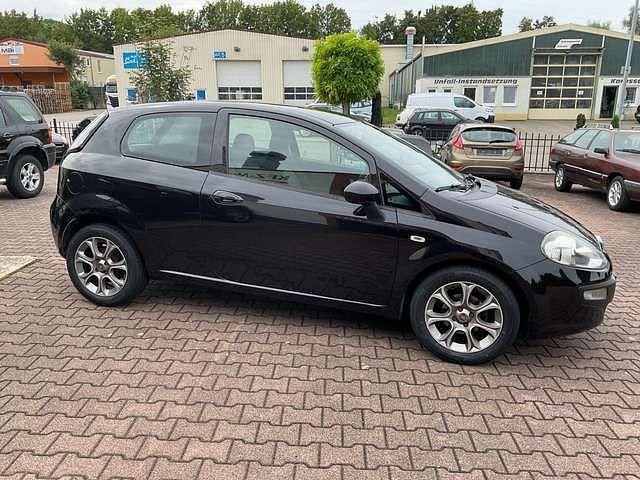 Gebraucht Fiat Punto Evo Life 77 PS (56 kW) 2011 Schwarz Kleinwagen