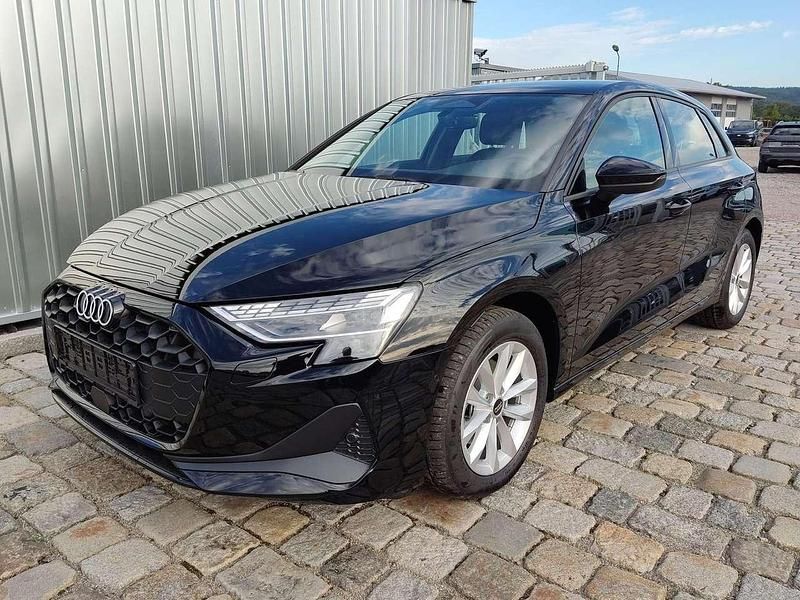 Schwarz Neu 2025 Audi A3 Limousine | 31.079 € (Superpreis) - Bild 1/4