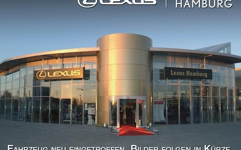 Grau Gebraucht 2021 Lexus UX 250h Luxury Line SUV | 31.990 € (Teuer) - Bild 1/1