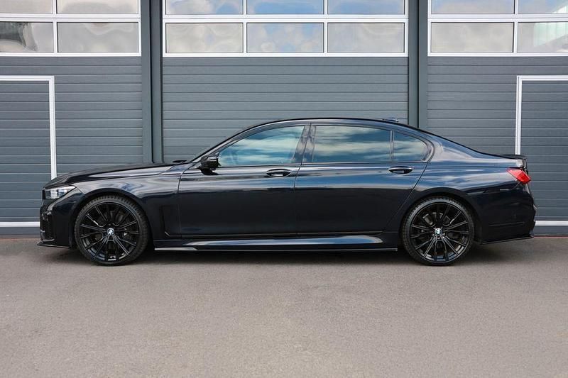 Gebraucht BMW 750L Performance 449 PS (330 kW) 2016 Schwarz Limousine
