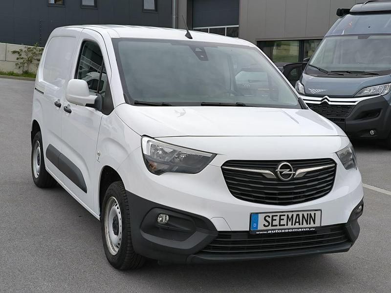 Weiß Gebraucht 2019 Opel Combo Edition Van / Kleinbus | 10.500 € (Guter Preis) - Bild 1/4