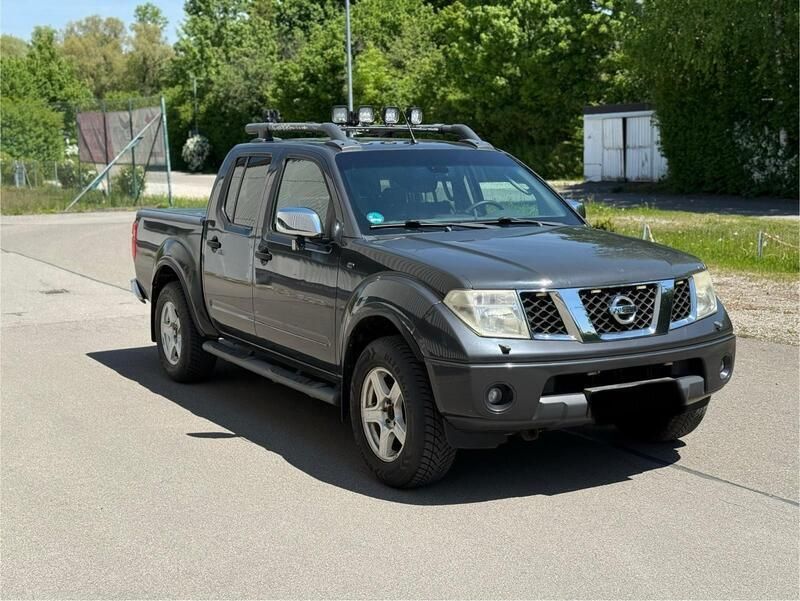 Grau Gebraucht 2007 Nissan Navara Abholung | 6.500 € (Guter Preis) - Bild 1/4