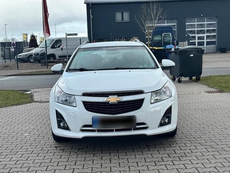 Gebraucht Chevrolet Cruze LS 124 PS (91 kW) 2012 Weiß Kombi