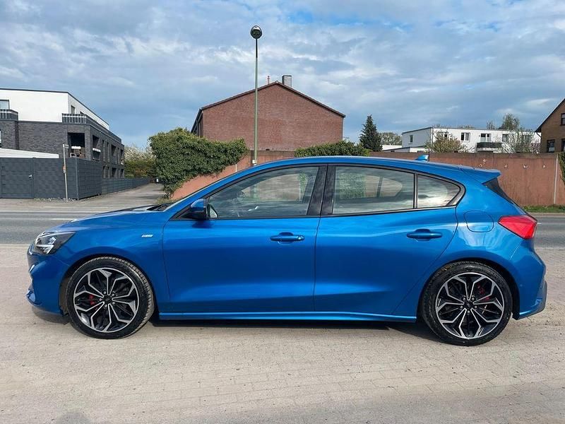 Usata Ford Focus ST-Line 182 CV (133 kW) 2018 Blu Berlina