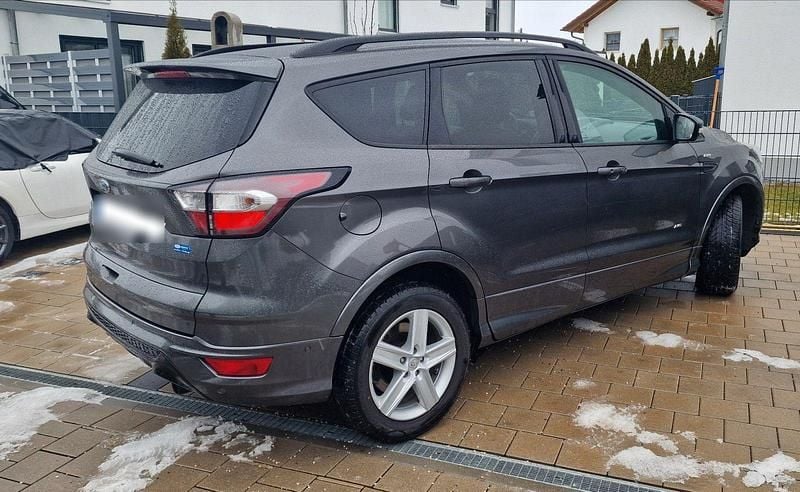 Gebraucht Ford Kuga ST-Line 179 PS (131 kW) 2018 Grau SUV