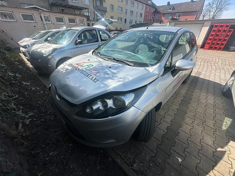 Gebraucht Ford Fiesta 96 PS (70 kW) 2009 Silber Kleinwagen